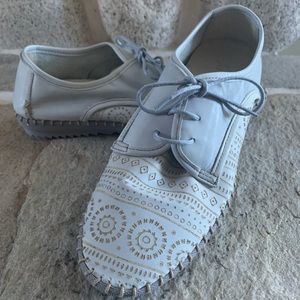 SUNDANCE patterned leather shoe